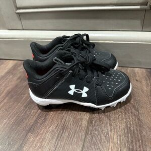 New Under Armour T-Ball / Baseball Cleats Size 8K